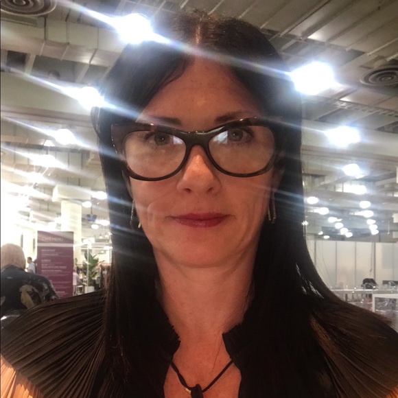 Meet your Posher, Erin - Picture 1 of 1